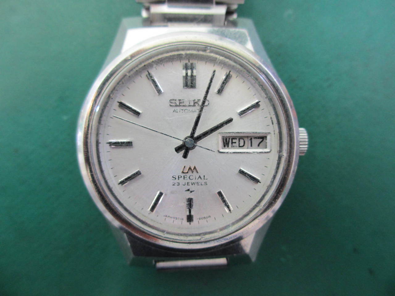 【洗浄済　美品】SEIKO セイコー 5 腕時計　デイト表示　裏スケルトン