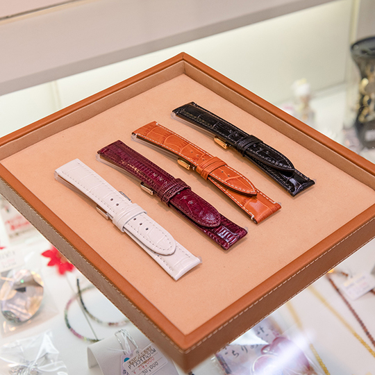 京都市で時計屋 時計修理 電池交換 ならコトブキ時計店